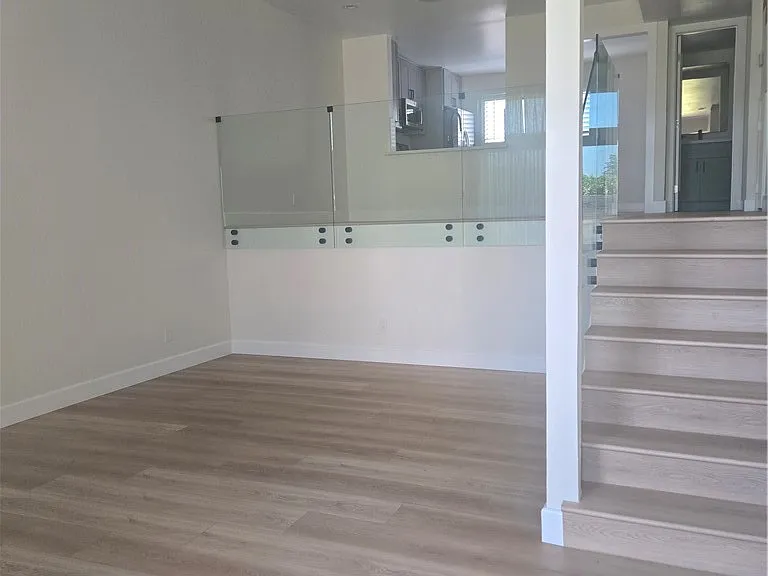 15137 Magnolia Blvd #C — Photo 4