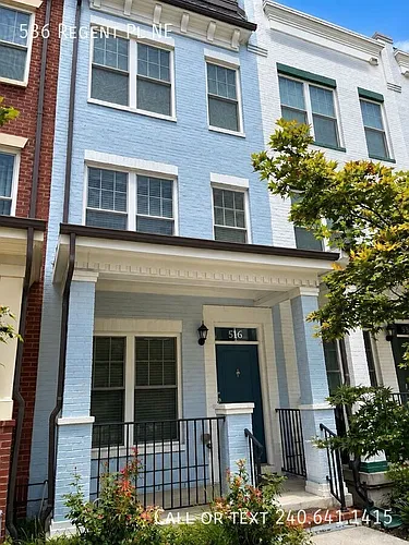 536 Regent Pl NE Photo 1