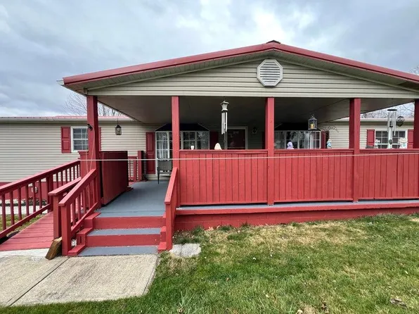 1178 Rogers St, Oak Hill, WV 25901