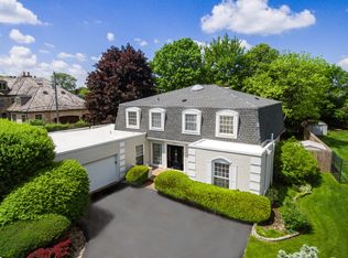2230 White Oak Dr, Northbrook, IL
