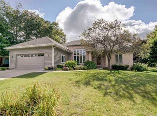 801 Sauk Ridge Trl, Madison, WI 53717
