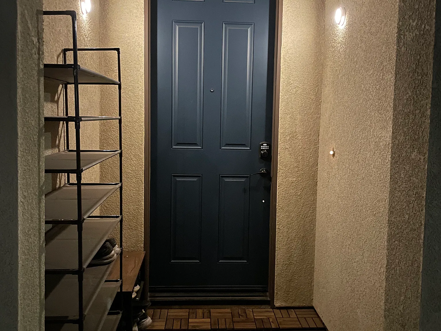 Seeding Palace Cir, Riverside — Photo 1