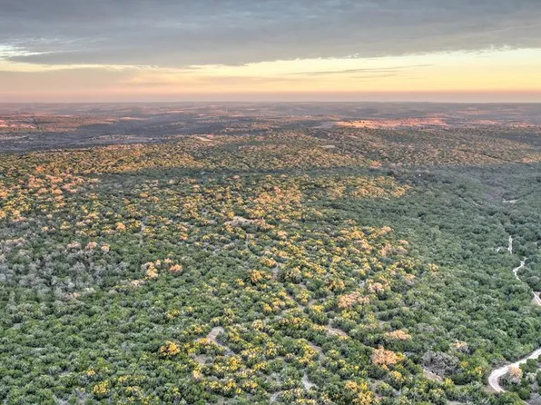 438-2 Yellowstone Ln, Hunt, TX 78024