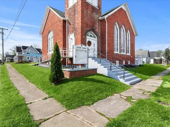 205 W Center St, West Mansfield, OH 43358