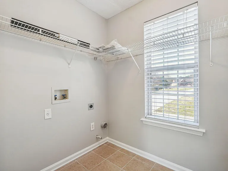 1345 Holleybrooke Dr — Photo 16