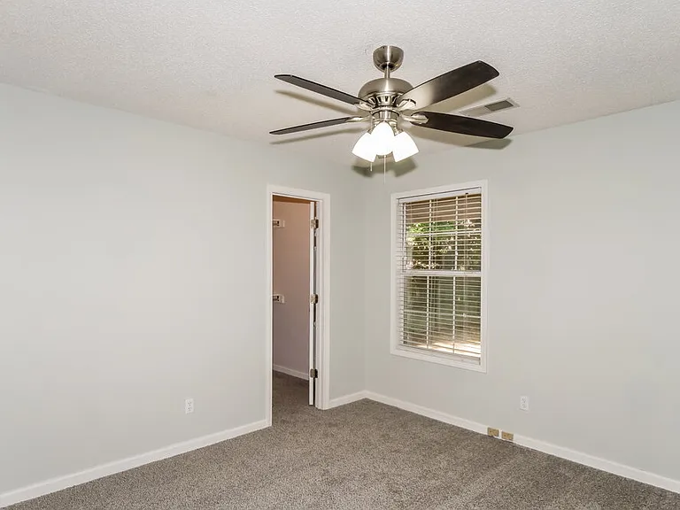 10102 Fox Hunt Dr — Photo 12
