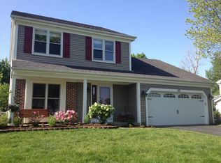 65 Amherst Ct, Fox River Grove, IL 60021