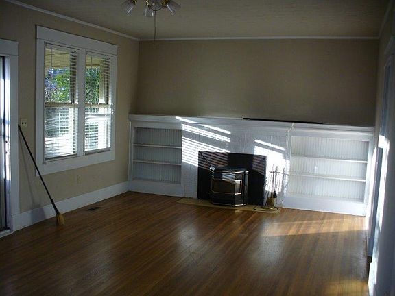 Living room left