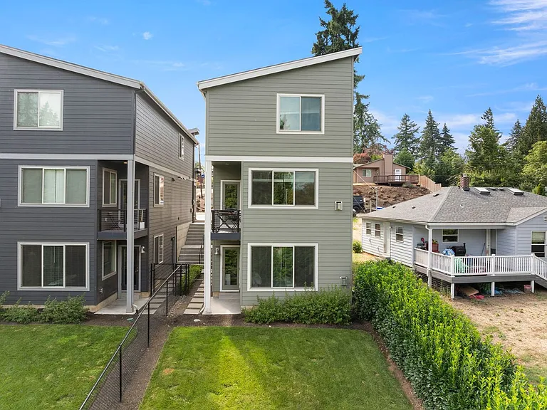 12578 SE 27th Ave — Photo 10
