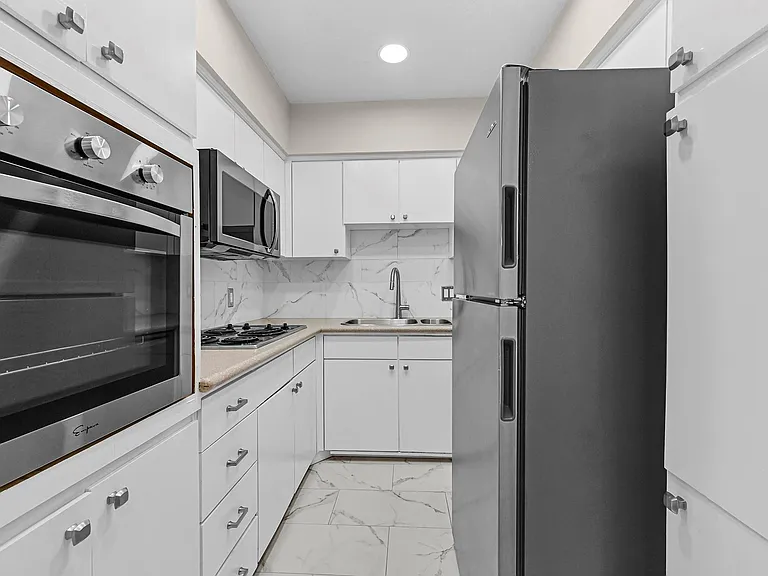 2601 Bellefontaine St #B318 — Photo 5