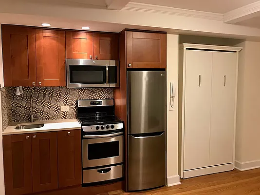 Rented by Steven Corcoran Real Estate | media 2