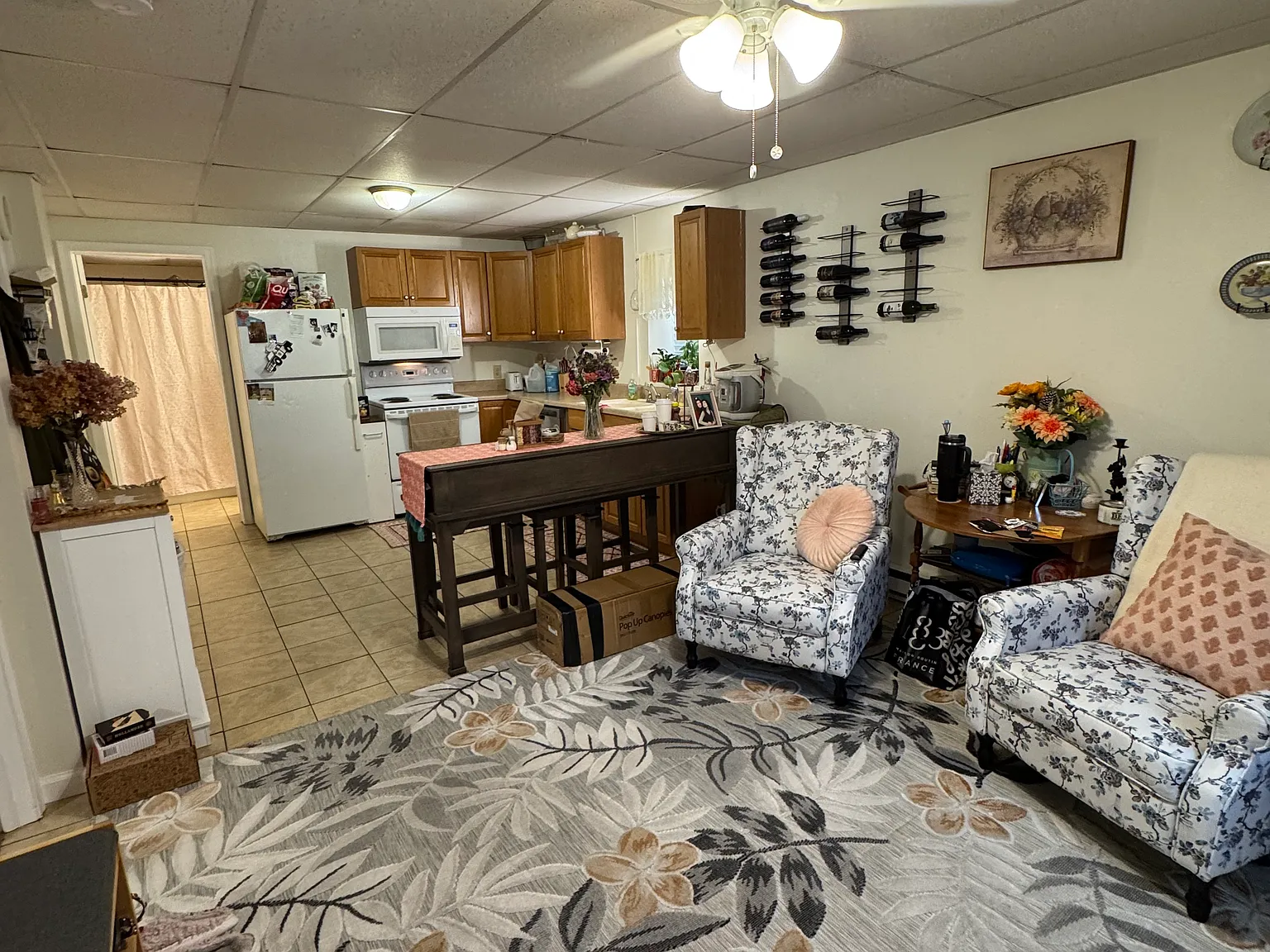 2 bed, 750 sqft, $1,200 — Photo 1