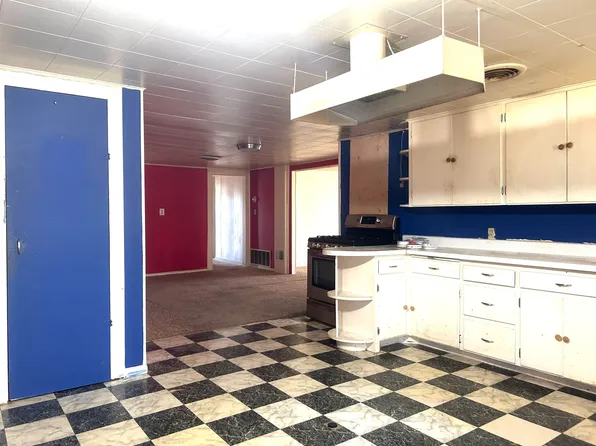 108 W 9th St, Amherst, TX 79312