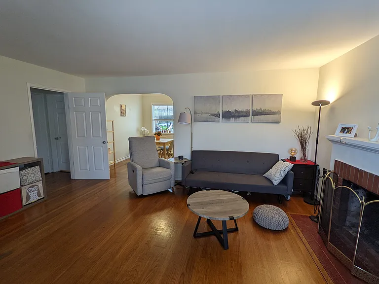 145 Anza Way — Photo 2