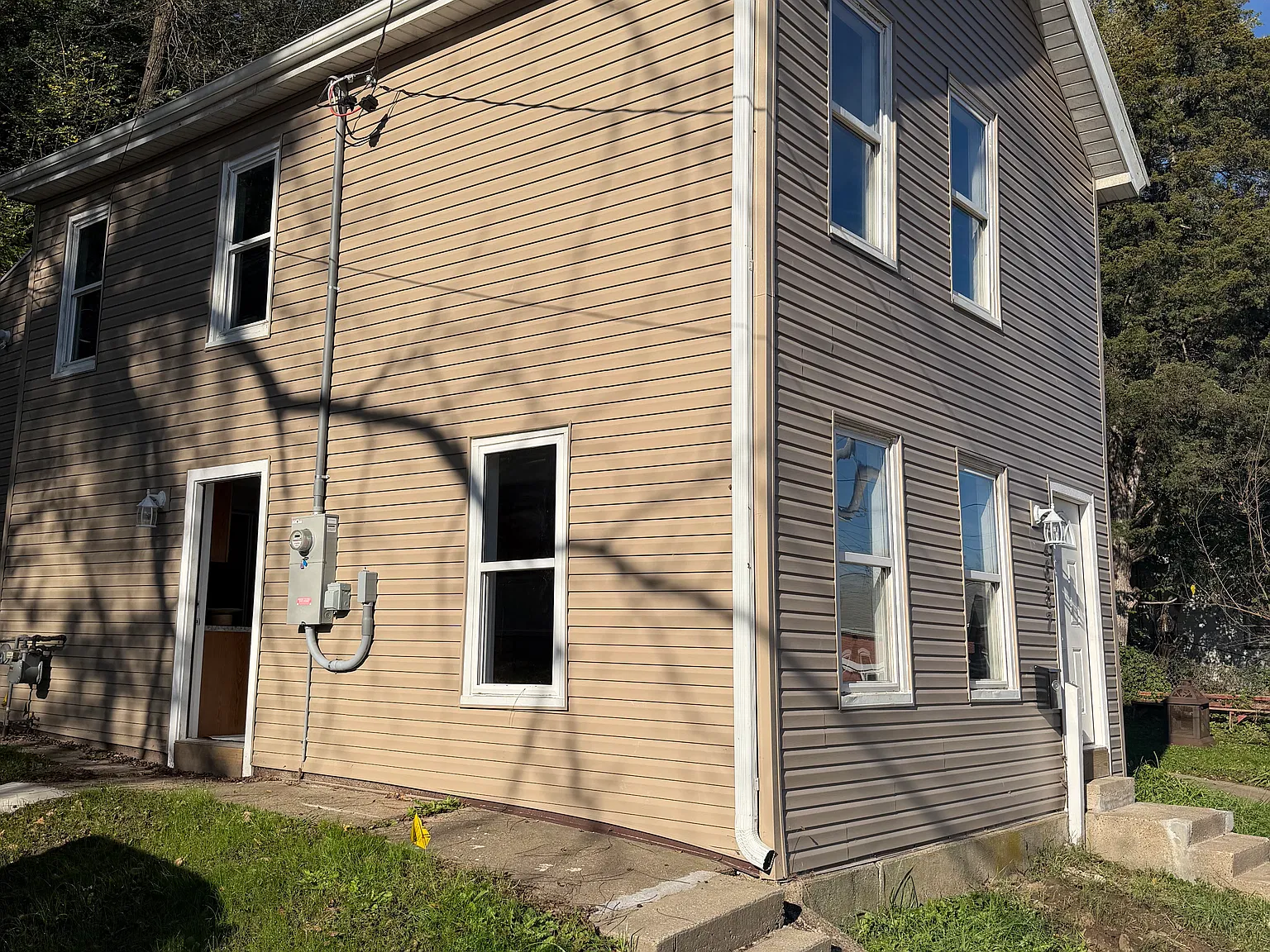 3 bed, 1264 sqft, $1,500 — Photo 1