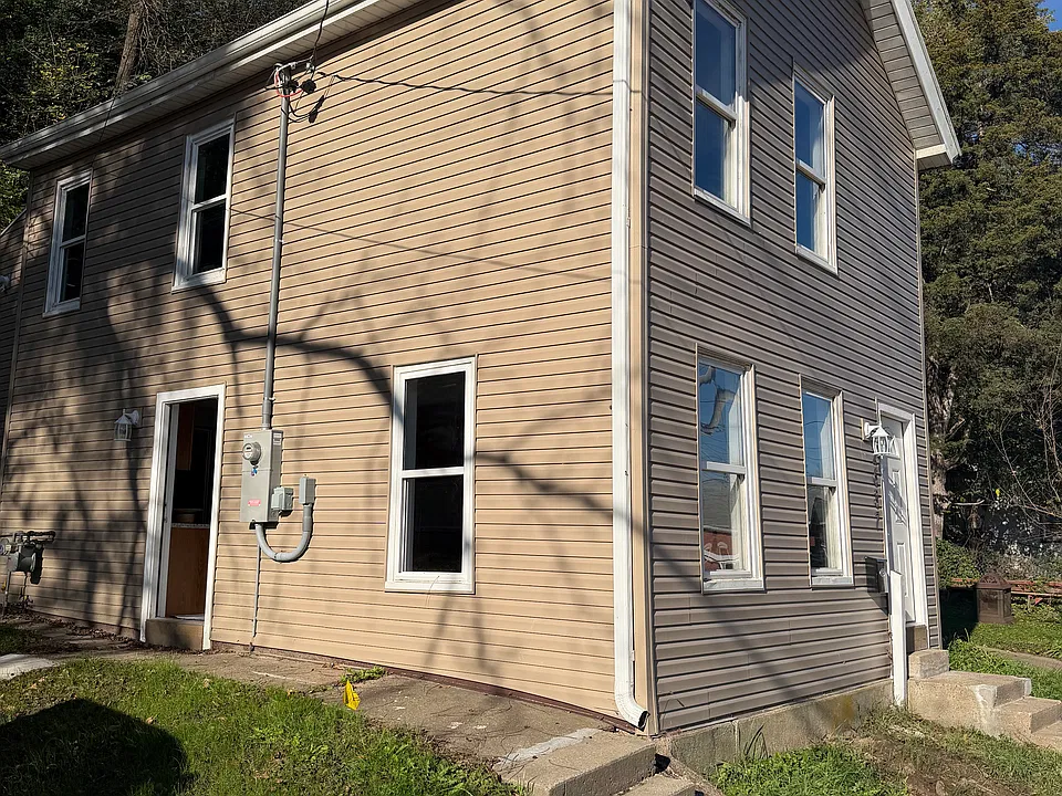 2687 Central Ave