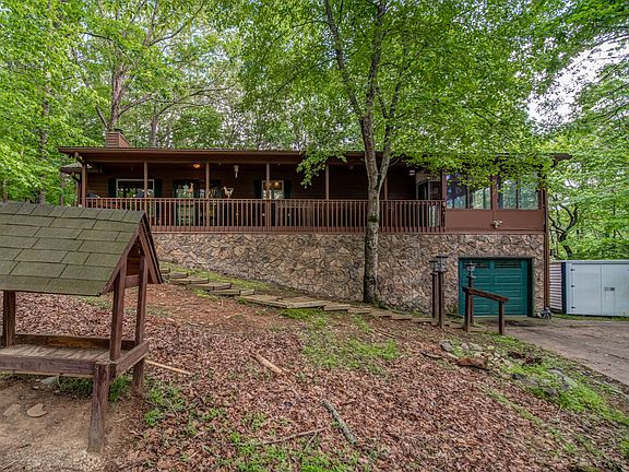 4th image of 1147 Riverview Dr