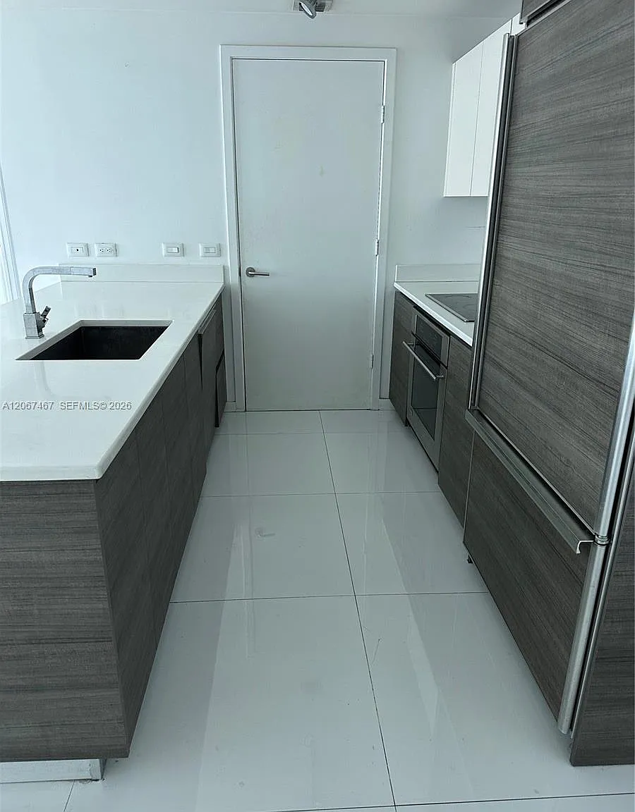 1100 Millecento Residence — Photo 4