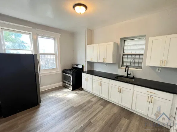 267 Fulton Avenue image 1 of 6