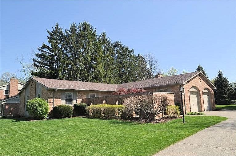 1st image of 7575 Lakewood Cir