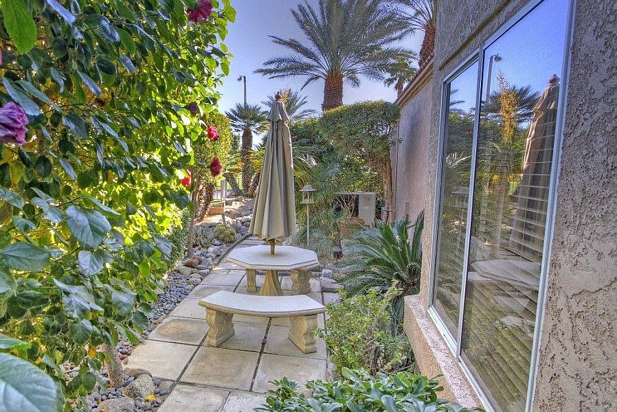 1st image of 48201 Calle Florista