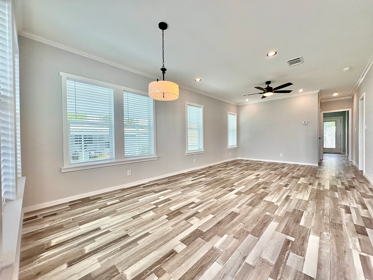 2 bed, 2.0 bath, 1456 sqft, $2,400 — Photo 4
