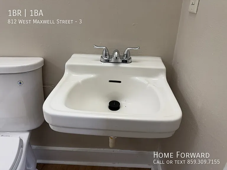 812 W Maxwell St #3 — Photo 6