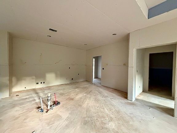 4th image of 4274 Dewberry St