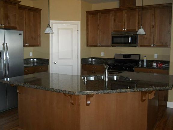 Granite Counter&Pantry