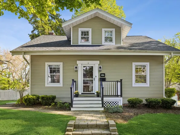 223 W Wilson St, Palatine, IL 60067