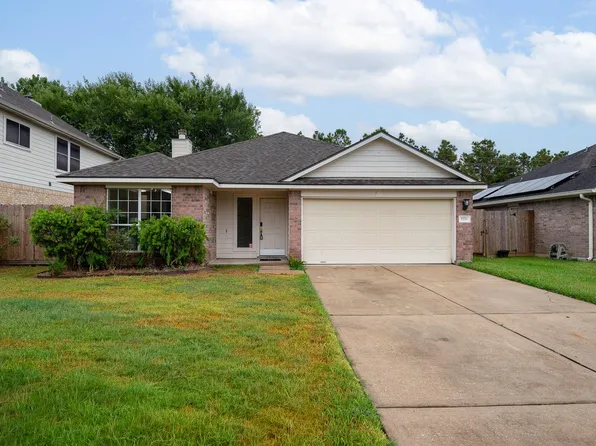 5226 Chase Wood Dr, Bacliff, TX 77518