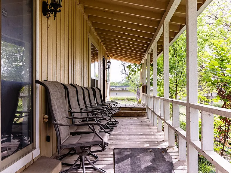 123 FM 480 — Photo 24