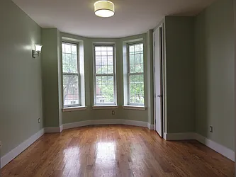 Rented by Rennit Inc.