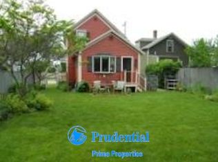 35 Poplar St, Newport, RI 02840