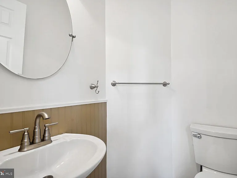 4138 Meadow Field Ct — Photo 10