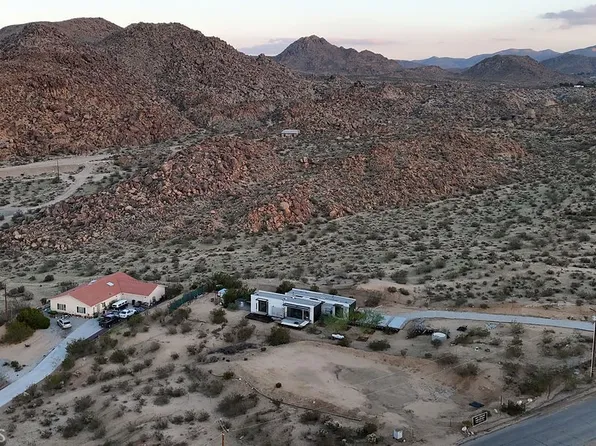 6935 Alturas Dr #2, Joshua Tree, CA 92252