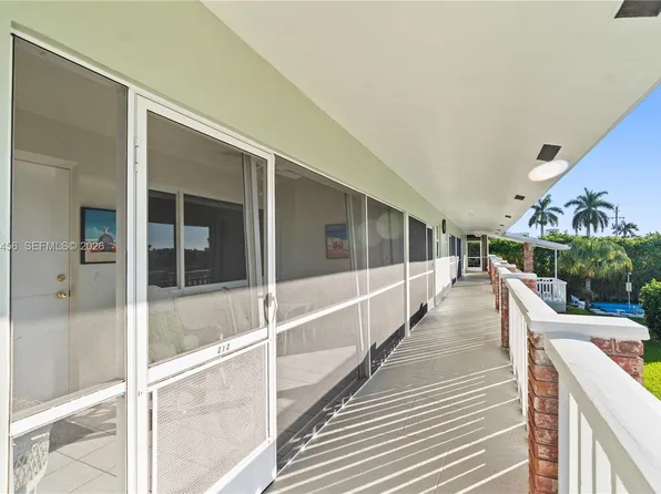 2541 NE 11th St APT 212, Pompano Beach, FL 33062