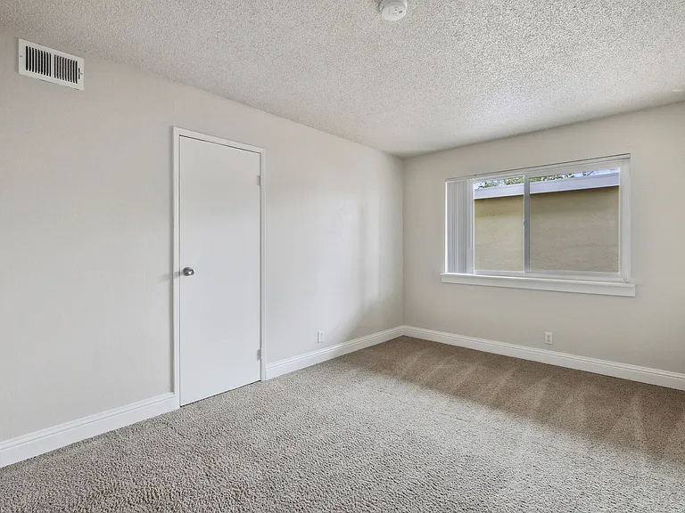 Coronado — Photo 45