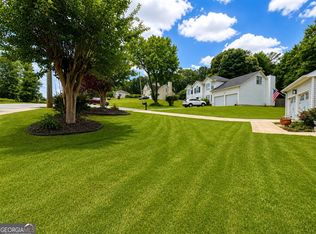 2812 Crestworth Ln, Buford, GA 30519