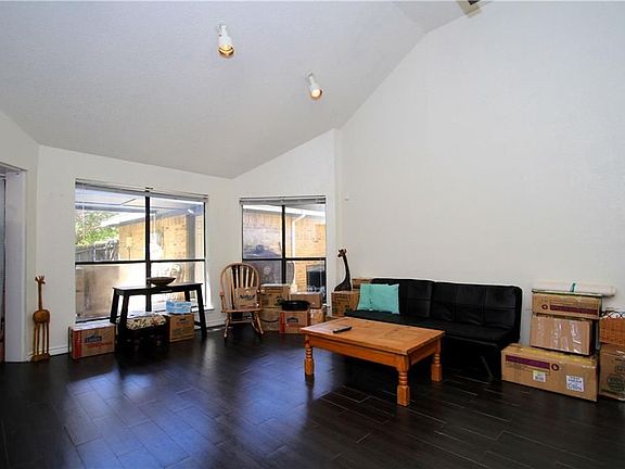 4th image of 408 Lincoln Dr