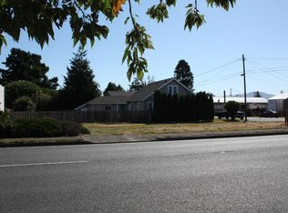 2102 10th St, Tillamook, OR 97141