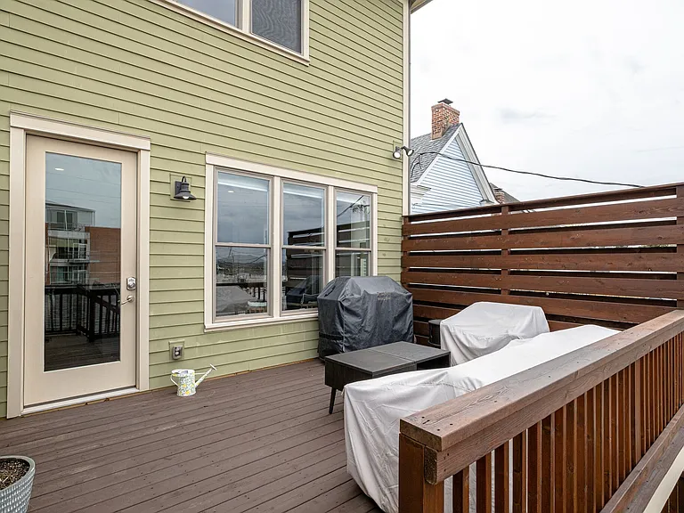 925A Russell St #A — Photo 21