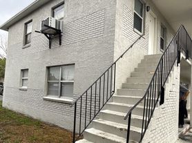 2000 W Jackson St
