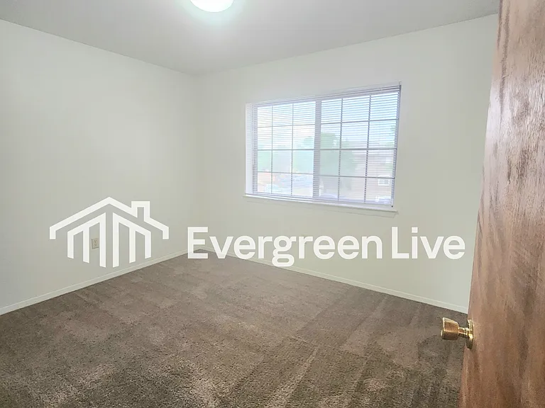 120 Raven Dr — Photo 16