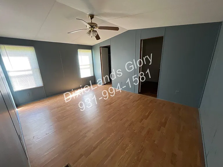 313 Breeding Ln — Photo 12