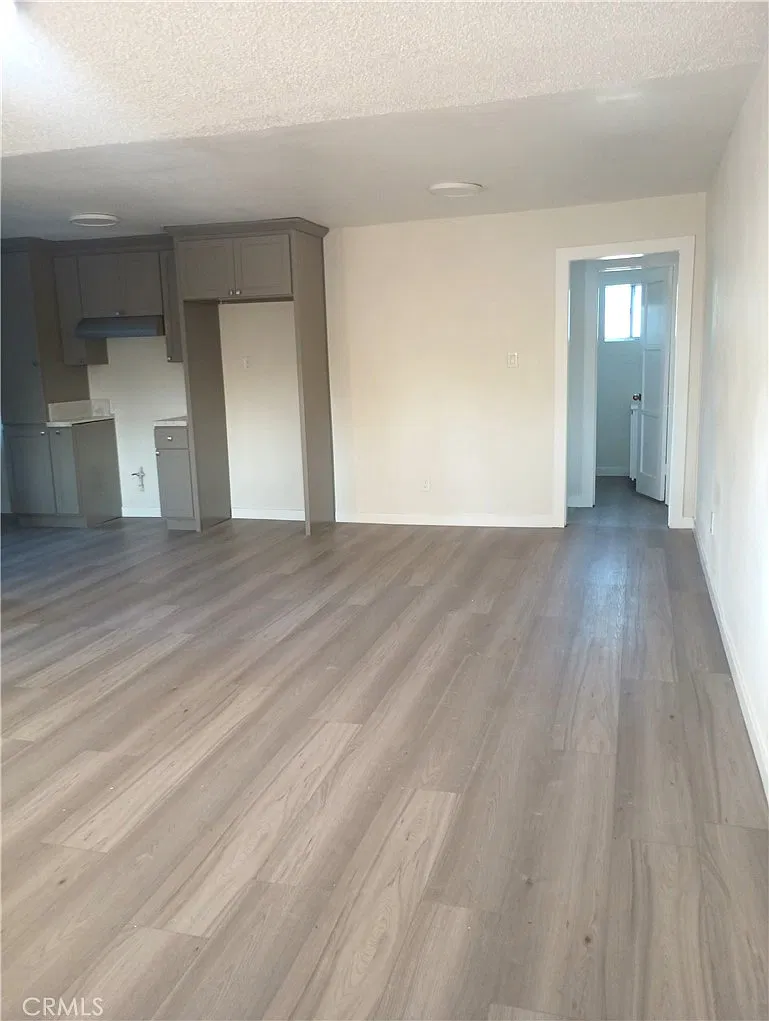 2 bed, 750 sqft, $2,200 — Photo 4