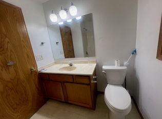 462 Thomas Ave, Saint Paul, MN 55103