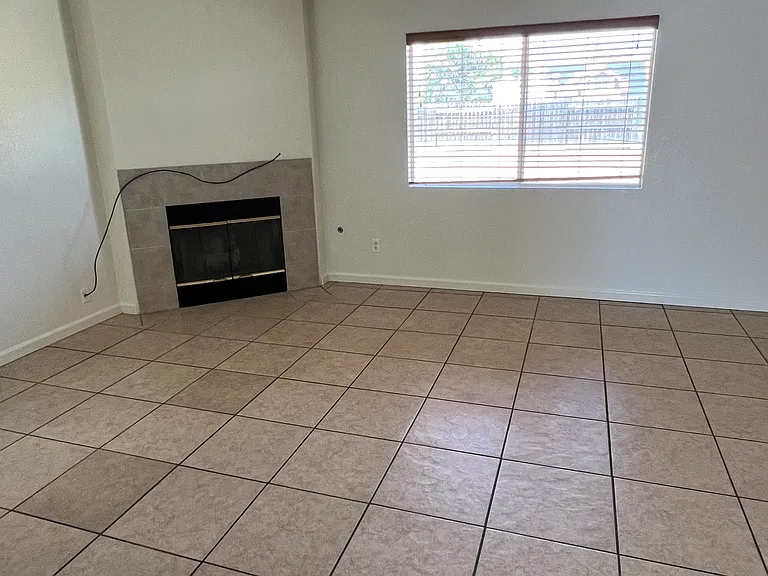 1426 Quail St — Photo 9