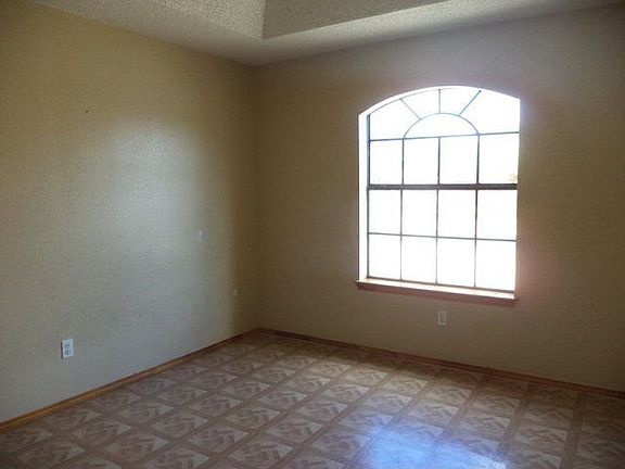 2nd image of 2525 Goldcrest Ave