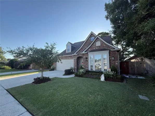 2732 Metairie Ct, Metairie, LA 70002